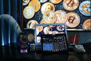 A Woman from Hong Kong Loses Her Life Savings in a Cryptocurrency Fraud: Report