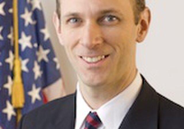 Goolsbee: Cut Rates if Conditions Remain Stable