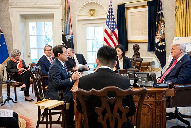 Trump Stands Firm on Universal 10% Tariffs Amid New Trade Deal Expectations