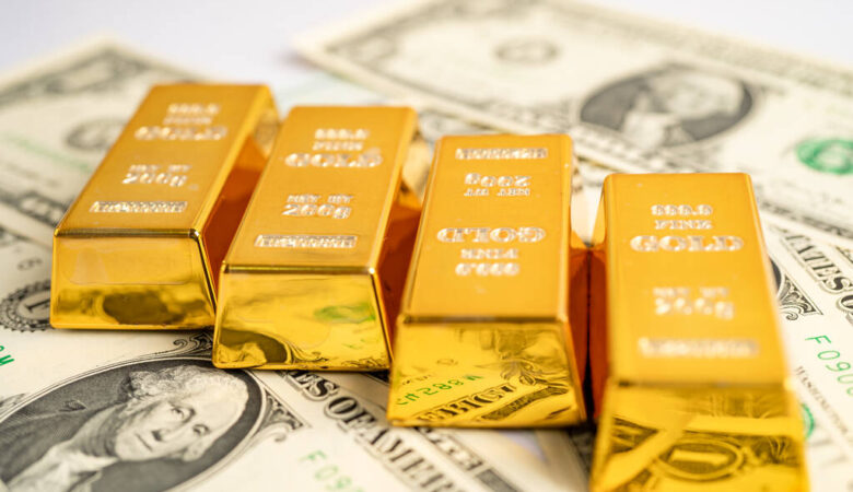 Gold Surges Above $3,370 as Powell Signals Rate Cuts Amid Rising Labor Market Risks